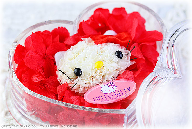 ハローキティのプリザーブドフラワー ハートのクリアケース 魔法のお花 日本ロイヤルガストロ倶楽部 ハローキティのプリザーブドフラワー ハートのクリアケース 魔法のお花 日本ロイヤルガストロ倶楽部